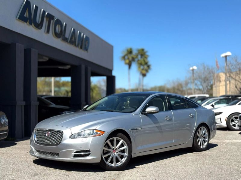 2014 Jaguar XJ Base