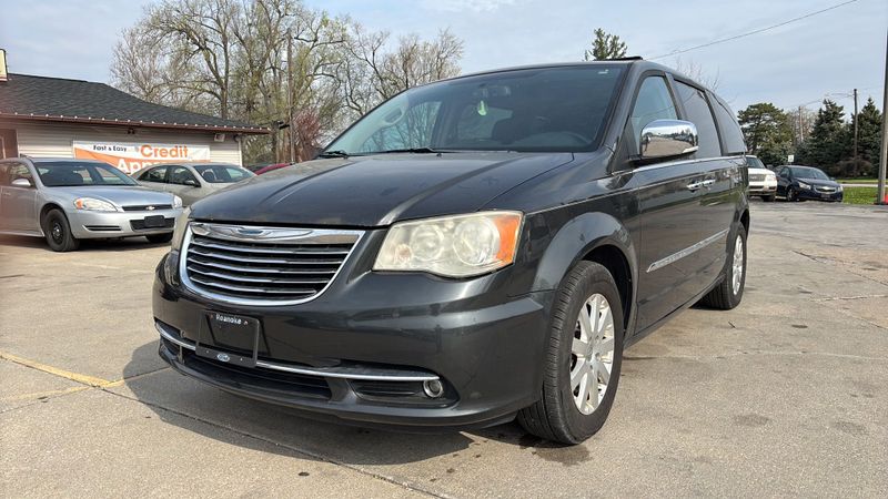 2012 Chrysler Town and Country Touring-L