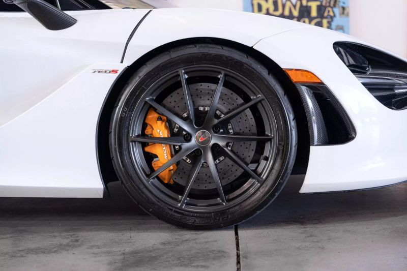 https://imagesdl.dealercenter.net/800/600/202504-2f156f500ab74b29a7ea668a9fc6c5ae.jpg