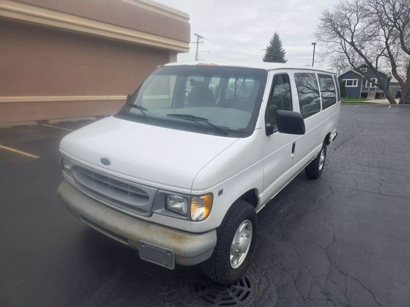 1999 Ford E-350 Base