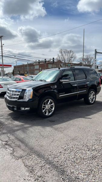 2013 Cadillac Escalade Platinum Edition