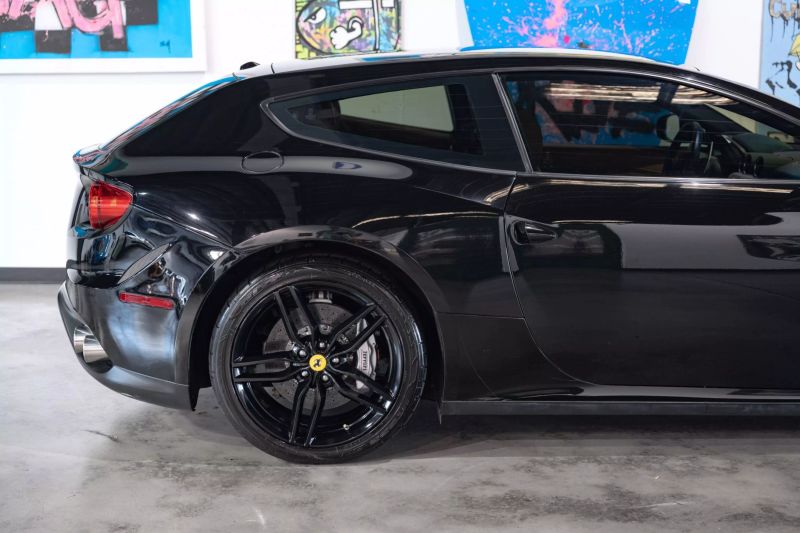 https://imagesdl.dealercenter.net/800/600/202504-524c2223af2f430eae8d3232c87cbed9.jpg