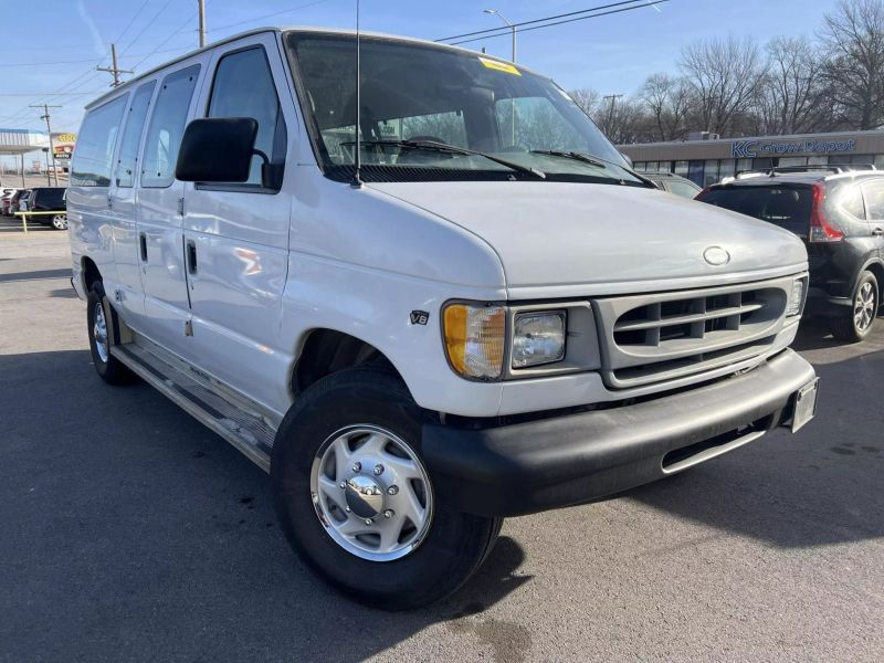 2001 Ford E-Series Base