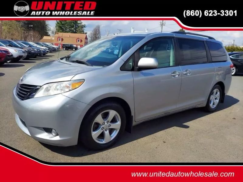 2012 Toyota Sienna LE