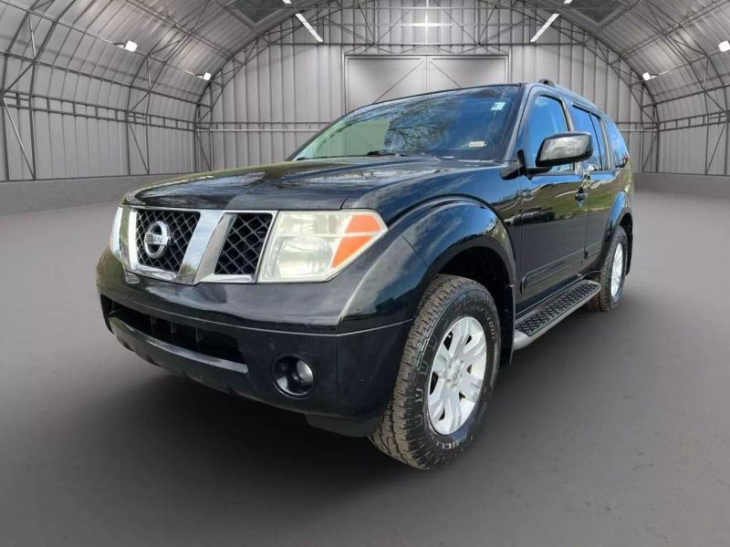 2005 Nissan Pathfinder LE