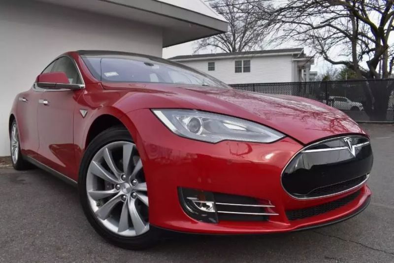 2014 Tesla Model S P85