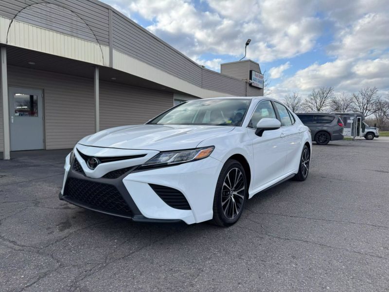2020 Toyota Camry SE