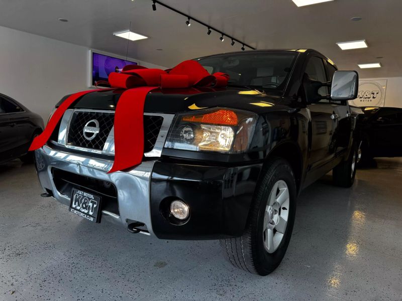 2004 Nissan Titan LE