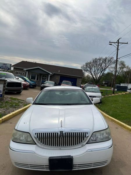 2003 Lincoln Town Car Executive