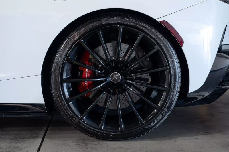 https://imagesdl.dealercenter.net/800/600/202504-bccf5723e9944663ba92cf9d3cd3c28f.jpg