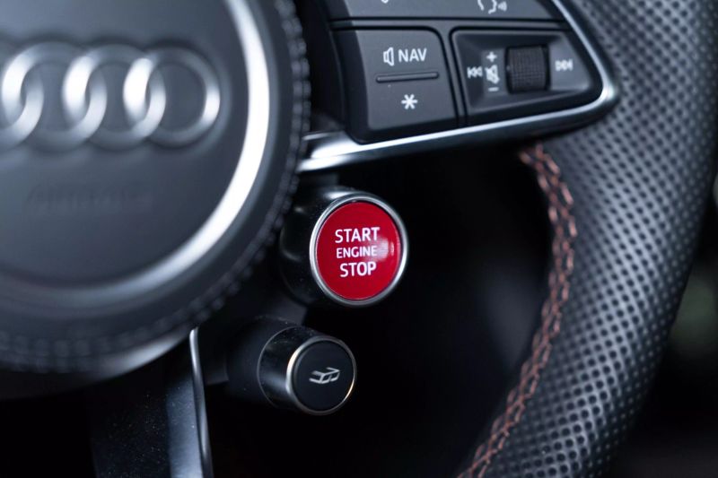https://imagesdl.dealercenter.net/800/600/202504-ee4ac44a6dd74730a103c246bf68e501.jpg