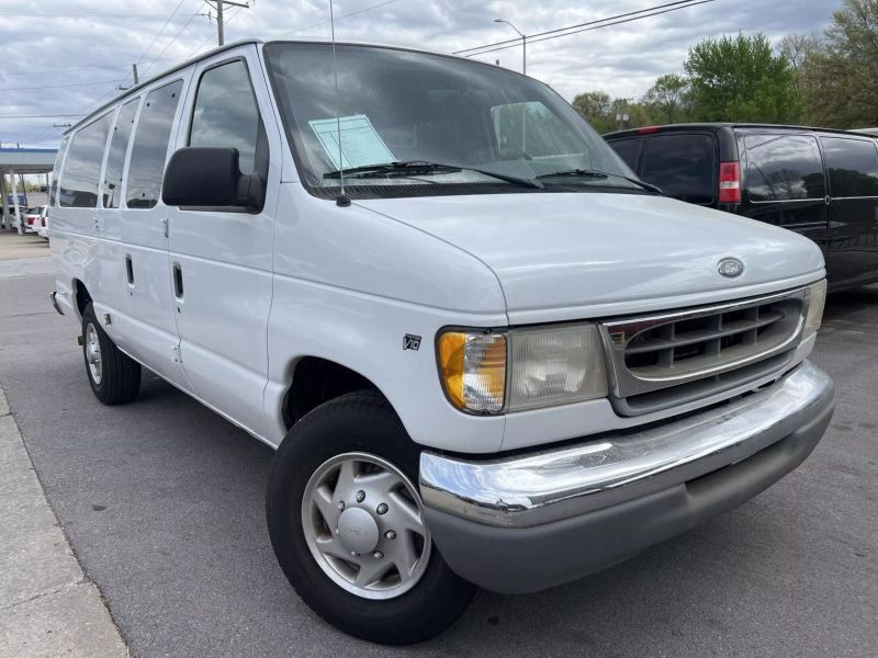 1999 Ford E-350 Base