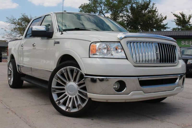 2006 Lincoln Mark LT Base