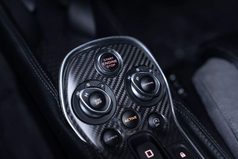 https://imagesdl.dealercenter.net/800/600/202505-04bfbb04b034489e953cacd802dfae08.jpg