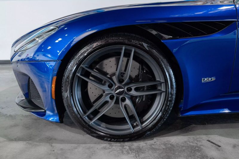 https://imagesdl.dealercenter.net/800/600/202505-0508017c1dfb4b7c8e3a303e4027e169.jpg