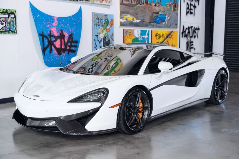 https://imagesdl.dealercenter.net/800/600/202505-116775a714314c698302194465d43eba.jpg