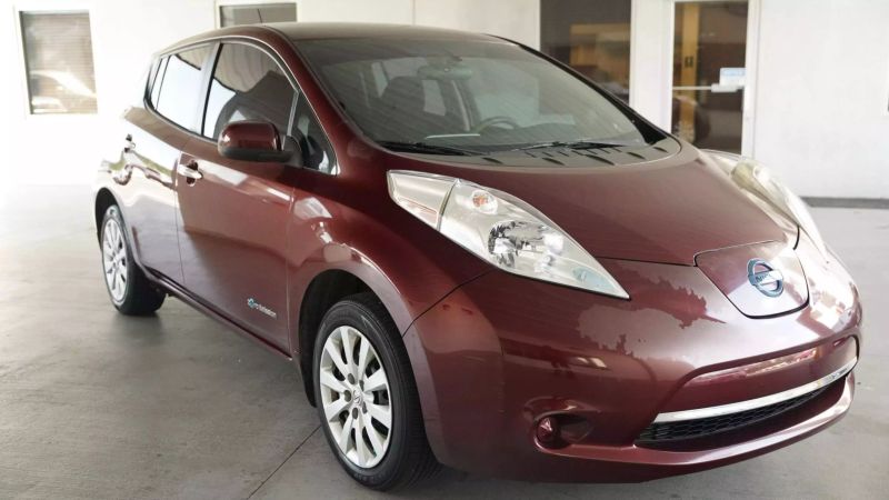 2016 Nissan LEAF S-24