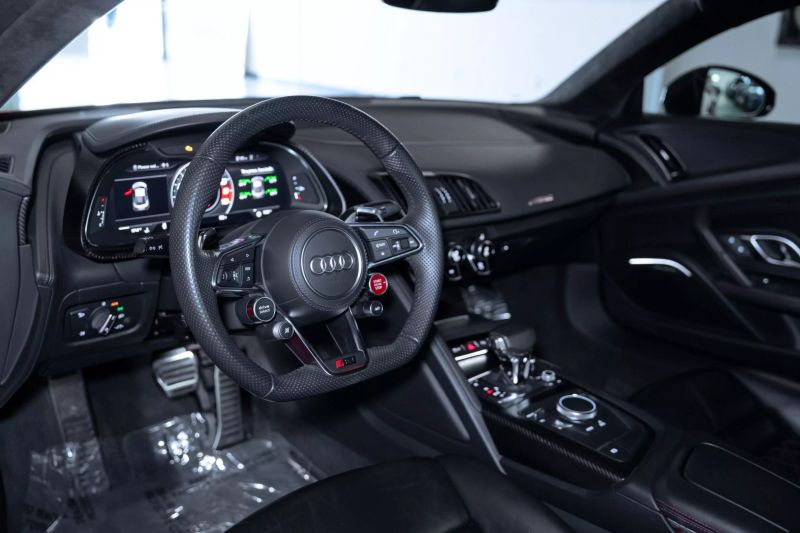 https://imagesdl.dealercenter.net/800/600/202505-1e93ac7398c9468dba2a2fdf73a46d67.jpg