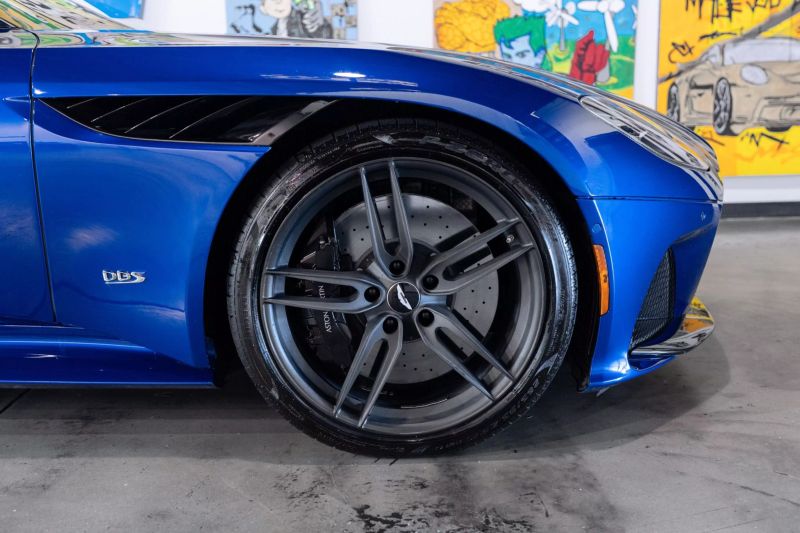 https://imagesdl.dealercenter.net/800/600/202505-2581106be5314e68872c7ce6909eab27.jpg