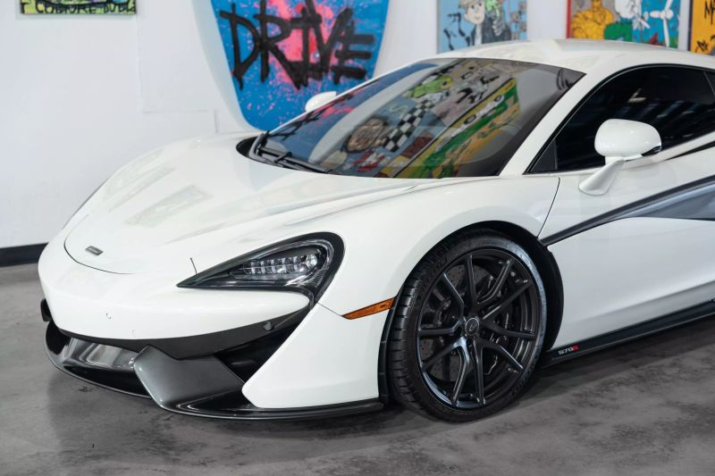 https://imagesdl.dealercenter.net/800/600/202505-2a59b5305eaf460abcdb041a70d2a3c0.jpg