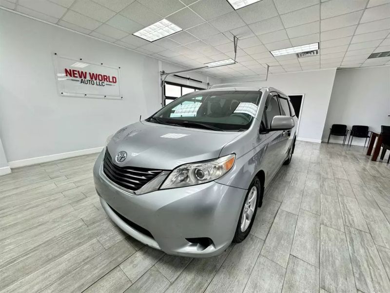 2011 Toyota Sienna LE