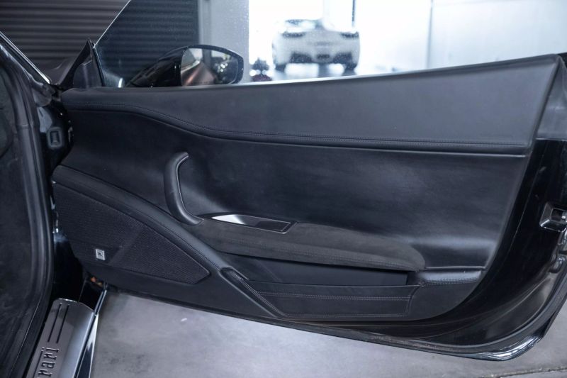 https://imagesdl.dealercenter.net/800/600/202505-322532c8a96c465f875521b9d177cd59.jpg