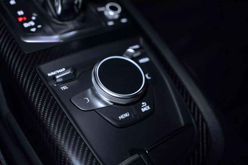 https://imagesdl.dealercenter.net/800/600/202505-338fe792f8b34e3db3d26444cb9e704e.jpg