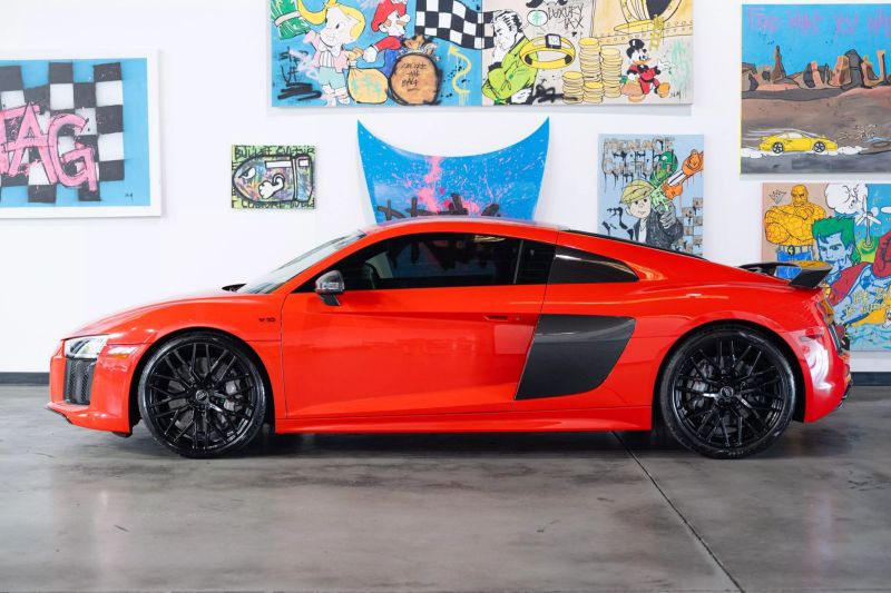 https://imagesdl.dealercenter.net/800/600/202505-35880ef9f06548ee967612bb26bb898b.jpg