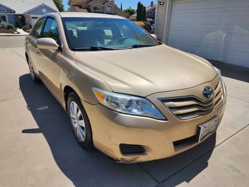 2011 Toyota Camry LE