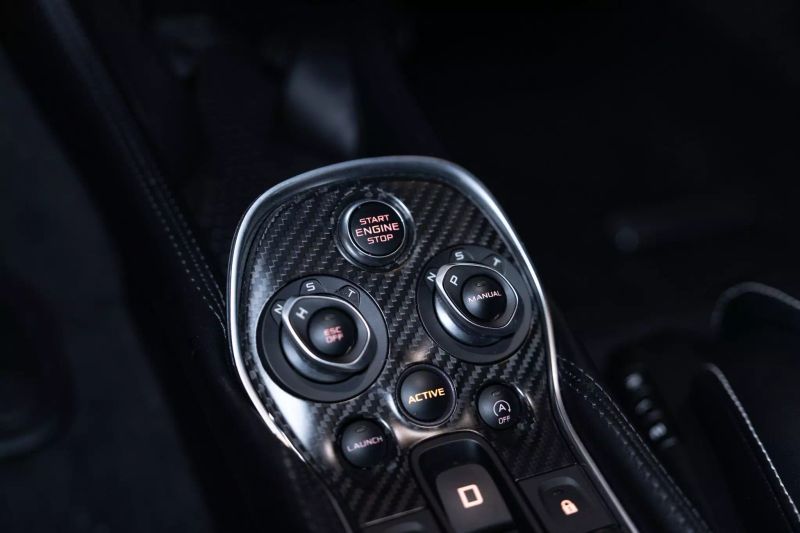 https://imagesdl.dealercenter.net/800/600/202505-3ef9f549052e4ee4a60250cd336cb371.jpg