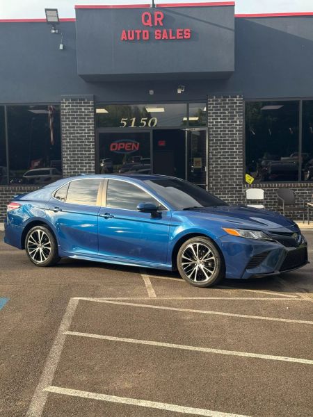 2020 Toyota Camry SE