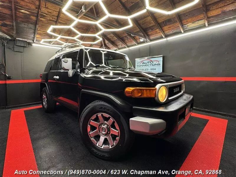 2014 Toyota FJ Cruiser Base