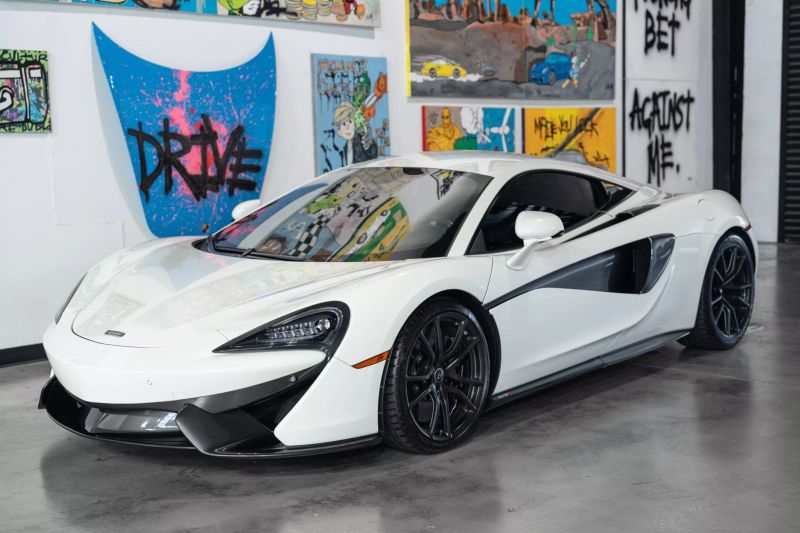 https://imagesdl.dealercenter.net/800/600/202505-473e29b10fea46728f582803add15f17.jpg