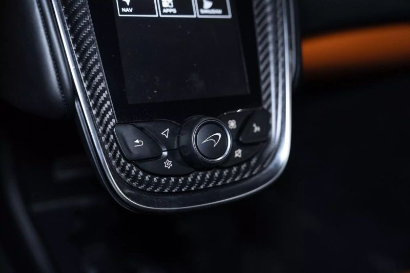 https://imagesdl.dealercenter.net/800/600/202505-52ed2cca1c3b4d98926c965eb68571b8.jpg