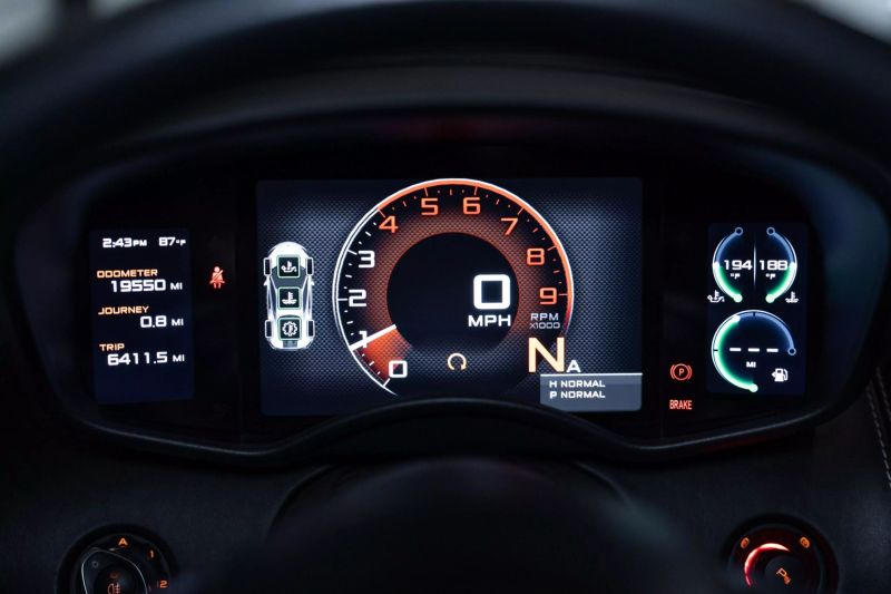 https://imagesdl.dealercenter.net/800/600/202505-5a5befa3de64402cb1477405e6c7a74f.jpg