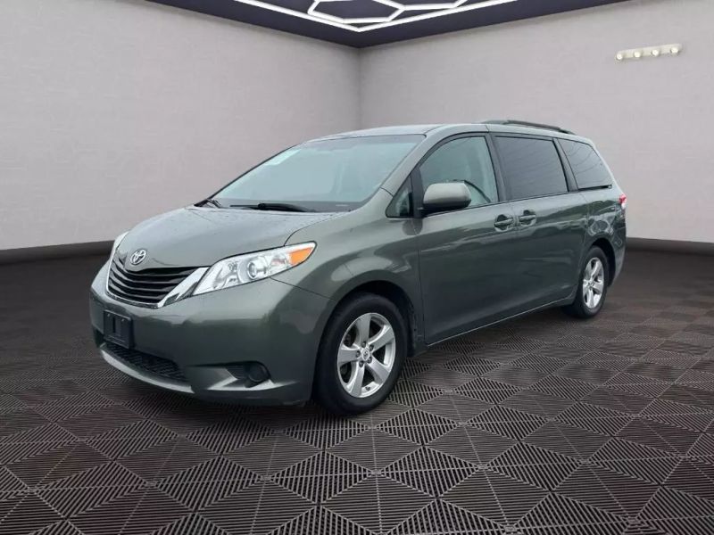 2011 Toyota Sienna LE