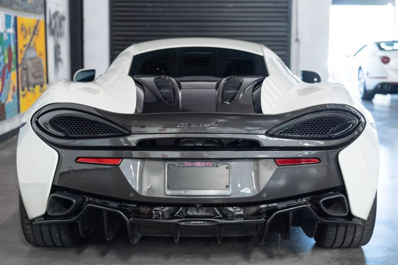https://imagesdl.dealercenter.net/800/600/202505-67bc5a5c4c58471abfcdec652b523788.jpg