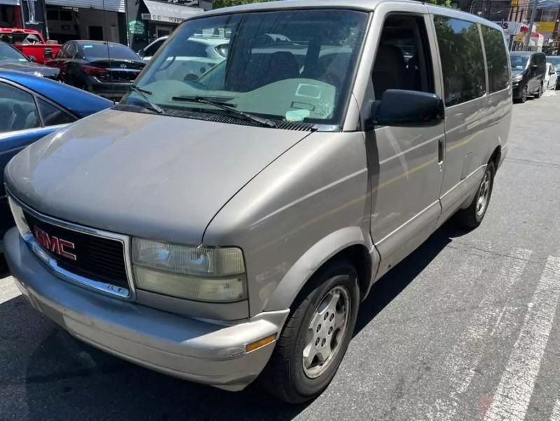 2005 GMC Safari Extended