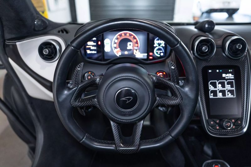 https://imagesdl.dealercenter.net/800/600/202505-6fb6b98536114d48b7b6ec31445c709e.jpg