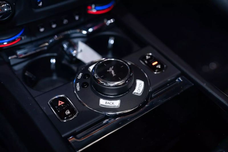 https://imagesdl.dealercenter.net/800/600/202505-713b6f3ec9b14bc892d69868e86b54da.jpg