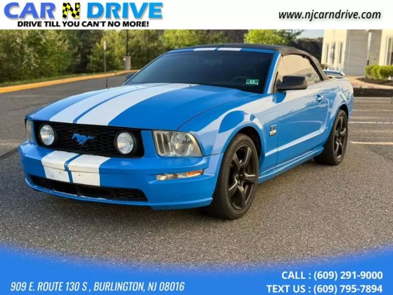 2005 Ford Mustang GT Deluxe