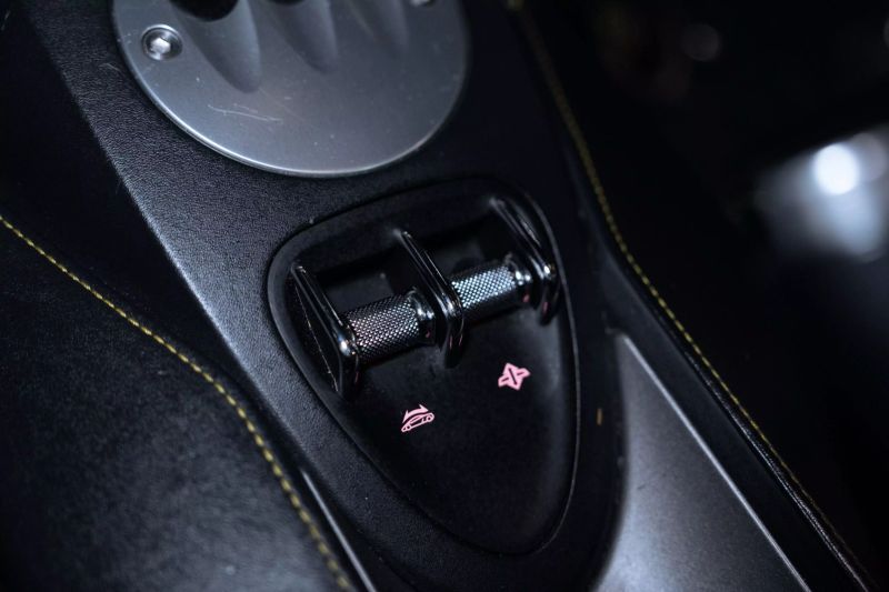 https://imagesdl.dealercenter.net/800/600/202505-825c7d948d4e4befb915f74ff228bbee.jpg