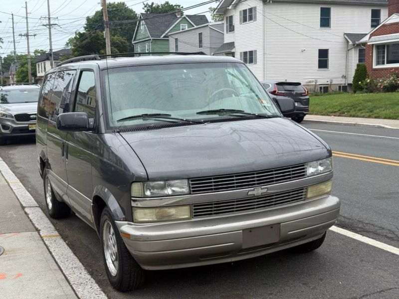 2003 Chevrolet Astro LS