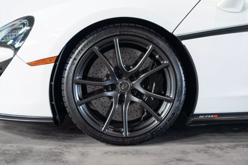 https://imagesdl.dealercenter.net/800/600/202505-8d80ec0ef7954fbeb9c1b2bbc23ba823.jpg