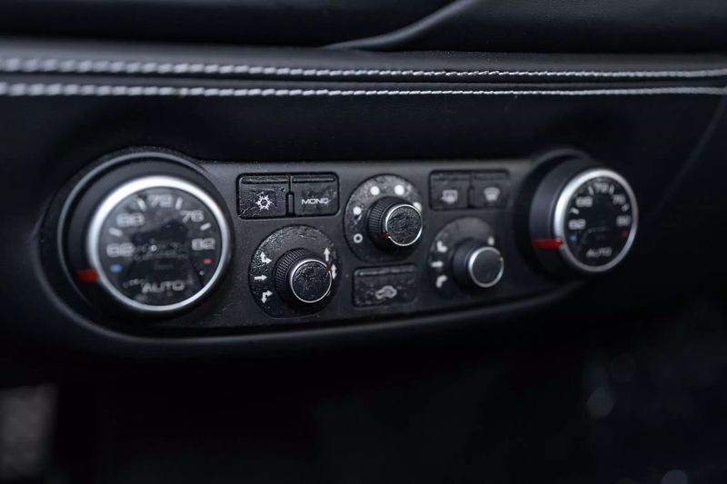 https://imagesdl.dealercenter.net/800/600/202505-9101dd133c9d4c27a83d86a097595e01.jpg