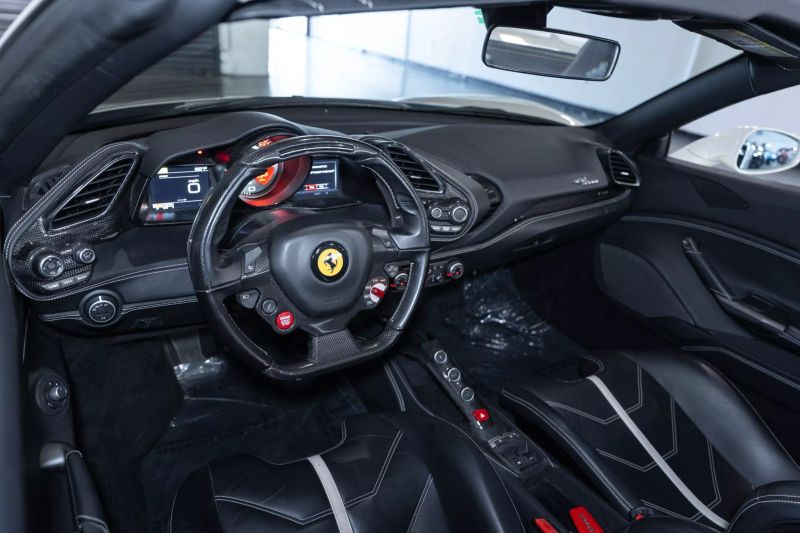 https://imagesdl.dealercenter.net/800/600/202505-989f4c2c2d8e445f8e1e9cbb33be9ca4.jpg