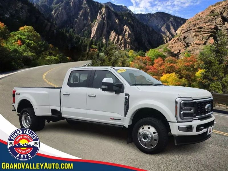 2024 Ford F-450 Super Duty Platinum