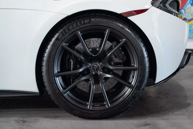 https://imagesdl.dealercenter.net/800/600/202505-a329d03bfea4444db582db177023665d.jpg