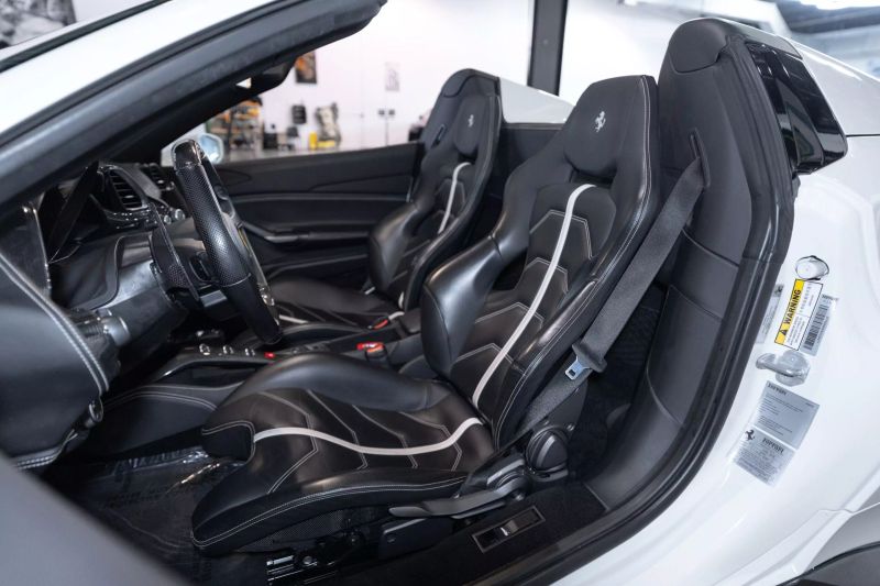 https://imagesdl.dealercenter.net/800/600/202505-a7c5c50a2e7d4b5faa678ac5f43a51dc.jpg