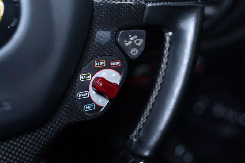 https://imagesdl.dealercenter.net/800/600/202505-aba9d7f2640b48a8a614b3b5141ab017.jpg